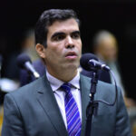 Deputado tocantinense quer punir influencers e artistas que divulgarem joguinhos e apostas