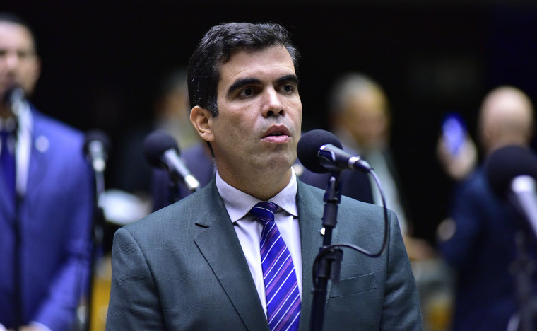 Deputado tocantinense quer punir influencers e artistas que divulgarem joguinhos e apostas