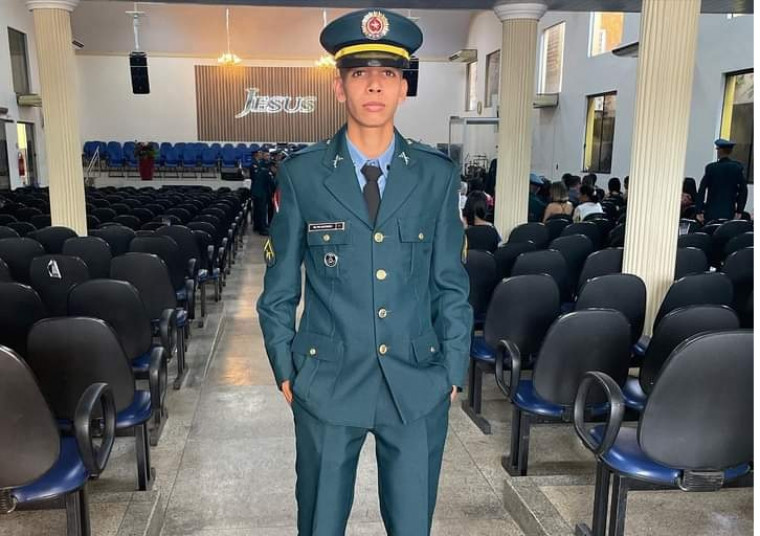 Jovem de 21 anos, PM morre no hospital após ser atingido por reboque de caminhão-tanque
