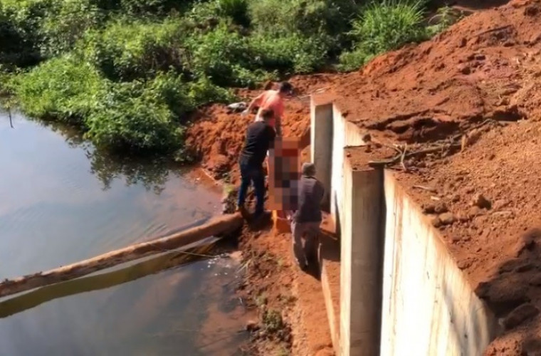 Morador em situação de rua é encontrado morto embaixo de ponte com marcas de tiro na cabeça