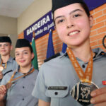 Pais se emocionam ao ver filhos recebendo premiação da Olimpíada Brasileira de Matemática