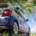 Motorista bêbado persegue mulher no trânsito e passa por cima do pé de policial durante fuga