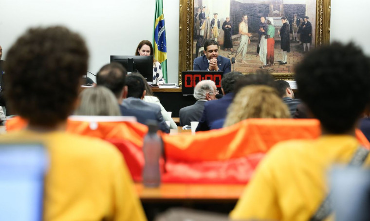Dois deputados do Tocantins votam para proibir casamento homoafetivo; PL é aprovado na CCJ