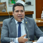 Governo responde pedidos de Marcus Marcelo sobre aposentadoria de professores e energia solar