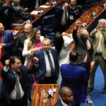 Reforma tributária é aprovada no Senado, mas texto retorna à Câmara para uma nova votação