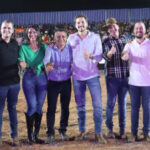 Cavalgada de Piraquê bate recorde de público e reúne 32 comitivas; prefeito antecipa salários