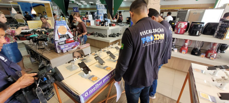 Três empresas são autuadas por adulteração de preços na Black Friday em Palmas e Araguaína