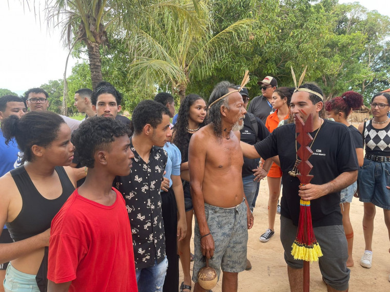 Estudantes de escola pública em Araguaína vivem experiência inédita em comunidade indígena