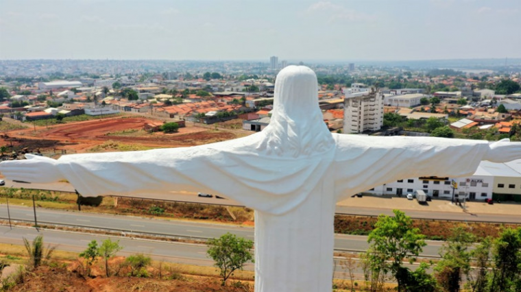 Igreja Católica assume gestão do Cristo Redentor de Araguaína; prefeito Wagner assina decreto