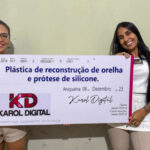Sensibilizada, Karol Digital paga cirurgia para reconstrução da orelha de vendedora atacada por cliente