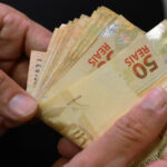 Prefeituras terão impacto de R$ 4,3 bilhões com reajuste de 92 reais no salário mínimo, diz CNM