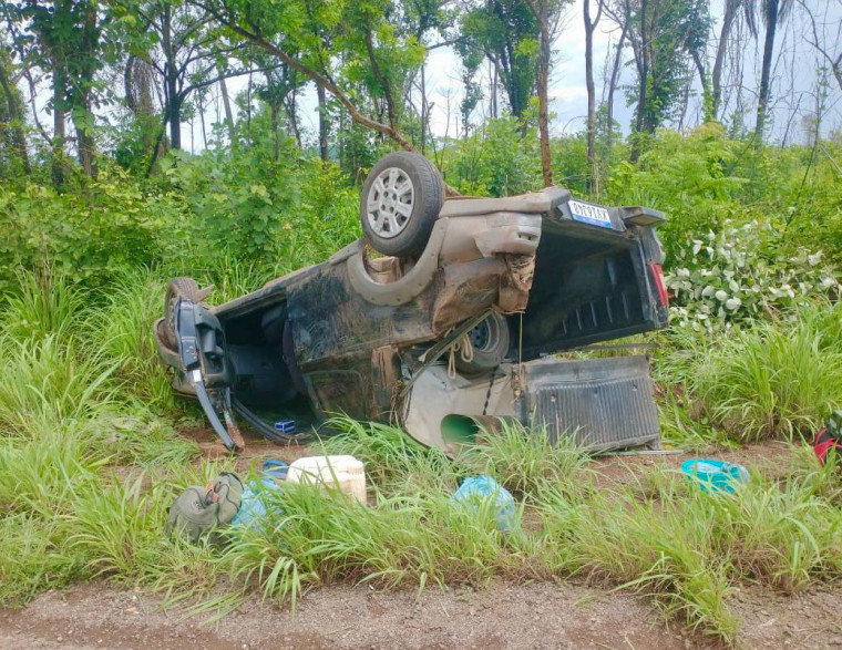 Batida entre carro e moto na TO-040 deixa cinco pessoas feridas, incluindo crianças de 11 anos