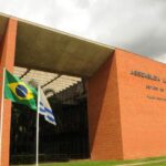 Projeto corrige salário do governador, vice e secretários, mas não atende luta pelo subteto único