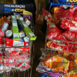 Supermercado de Palmas é flagrado com centenas de produtos vencidos, alguns desde 2020