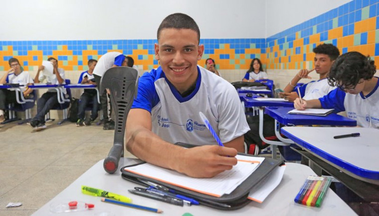 Estudante com deficiência física e intelectual é aprovado em curso de engenharia da UFT via Enem