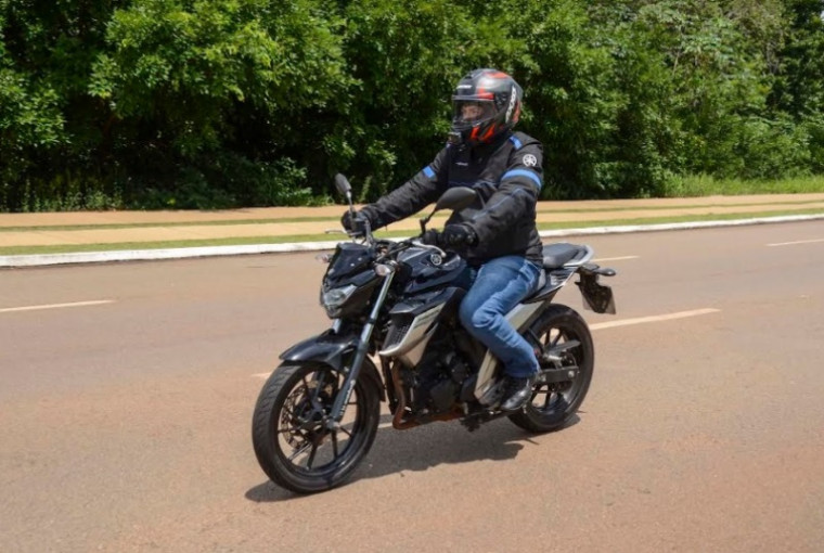 Frota de motos chega a quase 400 mil no Estado; confira dicas para uma viagem com segurança