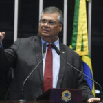 Às vésperas de posse no STF, Dino propõe fim de aposentadoria compulsória para juízes e militares