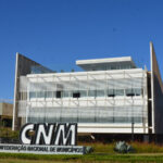 Piso dos professores é reajustado para R$ 4.580, mas CNM diz que portaria não tem eficácia legal