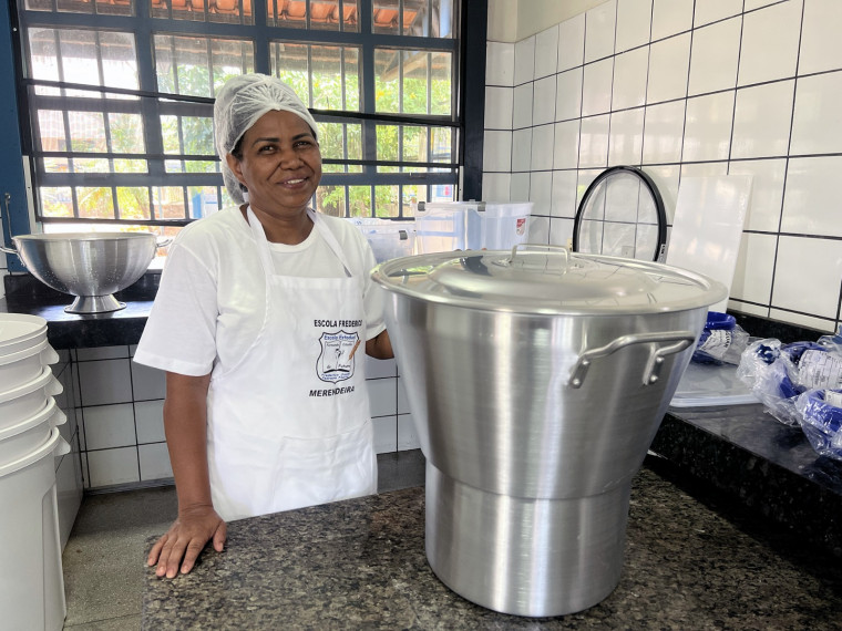 Educação adquire R$ 17 milhões em utensílios de cozinha para as 502 escolas da rede estadual