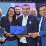 Governo entrega 14 mil notebooks para diretores, professores, orientadores e coordenadores
