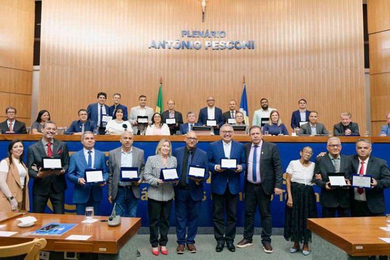 Deputado Gipão homenageia líderes evangélicos durante sessão solene na Assembleia Legislativa