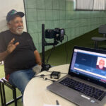 Eleitor de 97 anos faz questão de participar ativamente do processo democrático e vira exemplo