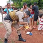 Em ação rápida, PMs salvam bebê de apenas 1 ano que estava engasgado com a própria saliva