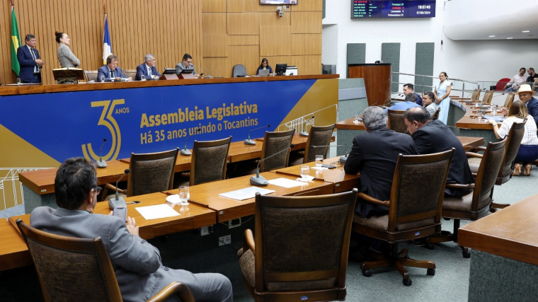Projetos sobre data-base e salários de agentes políticos vão tramitar com urgência na Assembleia