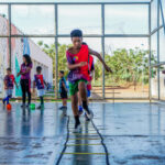 Kits esportivos beneficiam mais de 800 crianças e adolescentes em diversos bairros de Araguaína