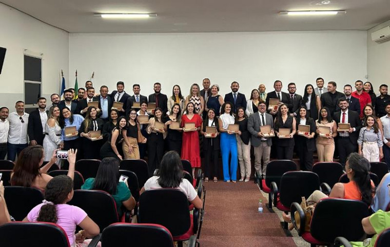 OAB entrega carteira para 21 novos advogados, sendo 17 formados na Faculdade Católica Orione
