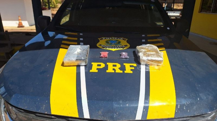 Passageira de ônibus que levava maconha, cocaína e ecstasy em mochila é presa por tráfico