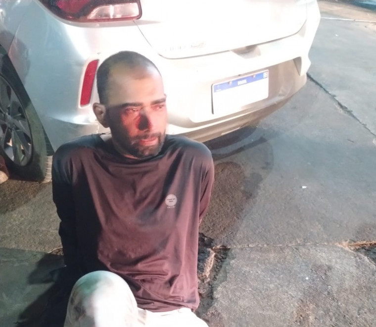 Falso passageiro rouba carro de taxista e é preso após perseguição policial pelas ruas de Araguaína