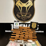 Mulher é presa com cerca de 35kg de tabletes de maconha escondidas em guarda-roupas