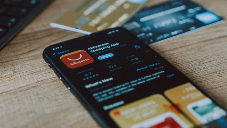 Compras de até US$ 50 feitas pela internet começam a pagar 20% de imposto a partir de hoje