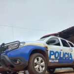 Jovem abandona moto roubada, invade poleiro de galinhas e morre após ser baleado pela PM