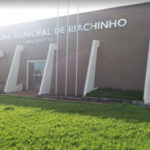 Justiça ordena exoneração de contratados e fixa prazo para realização de concurso em Riachinho