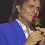 Cantor Roberto Carlos se envolve em polêmica durante show em Recife; entenda