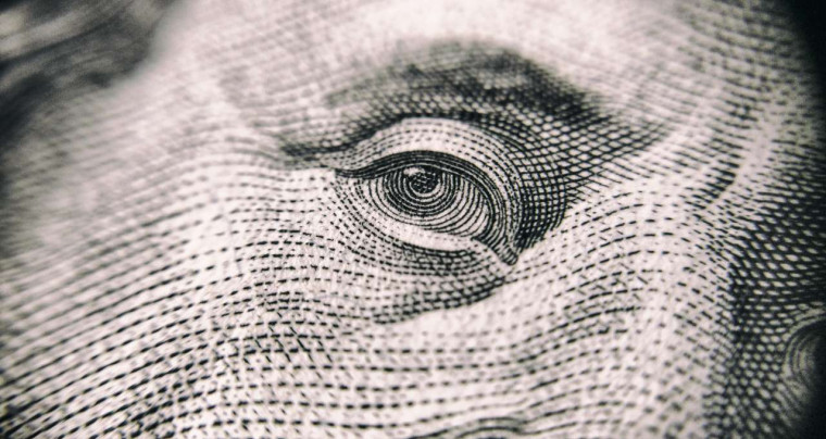 Dólar dispara e renova máxima histórica, sendo cotado a R$ 6,17: o que está por trás da alta?