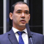 Vicentinho Júnior anuncia repasse de R$ 20,8 milhões para governo e municípios; veja quais