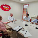 Tocantins busca atrair investidores da cadeira produtiva da avicultura e envia comitiva a Goiás