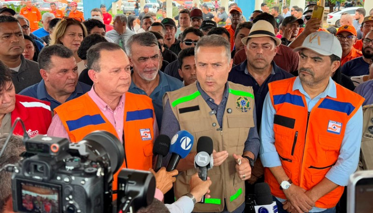 Governo federal decreta estado de emergência e anuncia construção de nova ponte em Estreito
