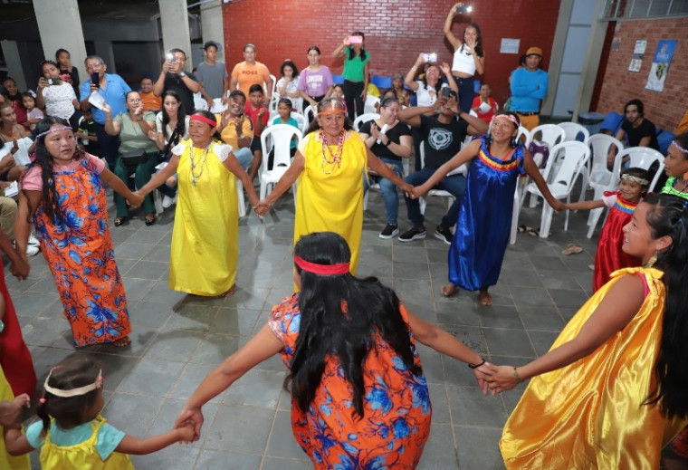 Mais de 100 imigrantes participam de evento e apresentam suas raízes culturais, em Araguaína