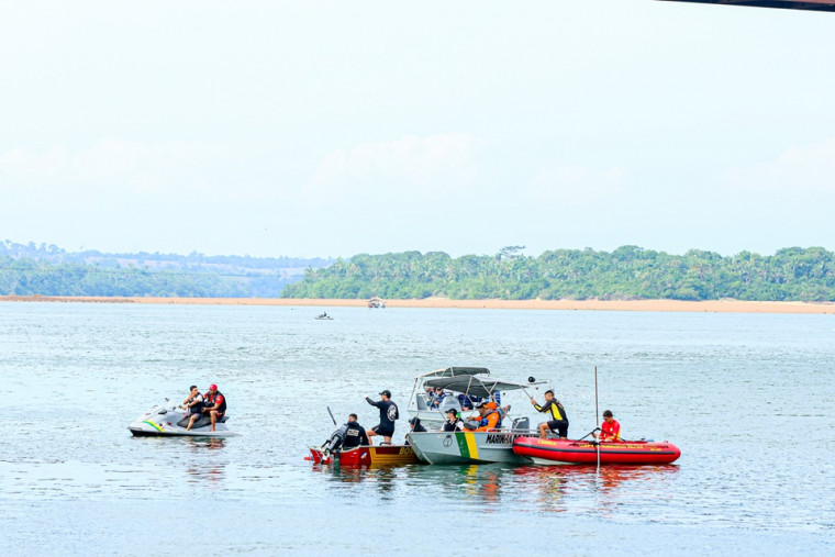 Petrobras fornece robôs submarinos e sonar para ajudar nas buscas após desastre em ponte
