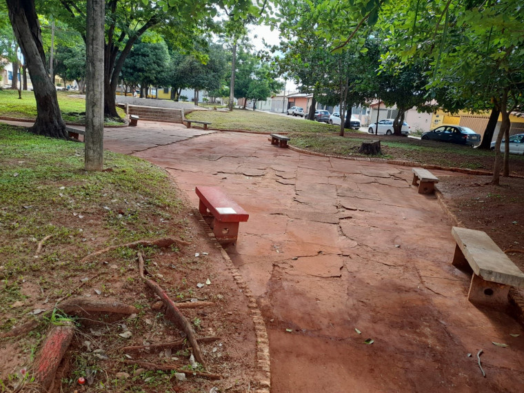 Gideon Soares solicita revitalização de praças e novas academias ao ar livre em Araguaína