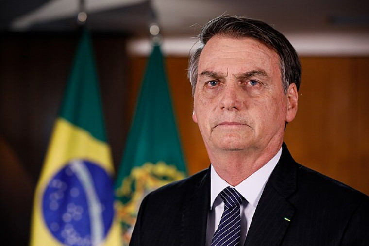 Pesquisa indica que Bolsonaro supera Lula na disputa de 2026, mas cenário segue indefinido