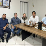 Ao lado de Marcos Duarte, senador Irajá visita Araguaína e se reúne com prefeito e secretários