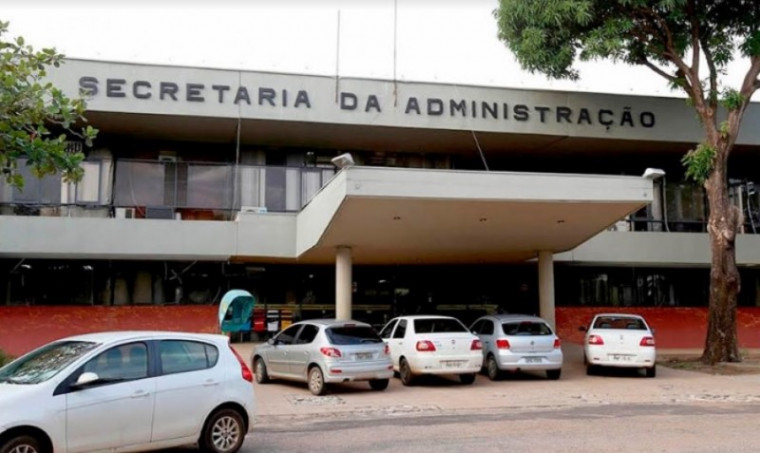 Governo do Estado exonera mais de 200 servidores comissionados com uma única canetada