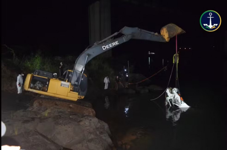 Com resgate de mais três corpos, 5 pessoas ainda estão desaparecidas após queda de ponte