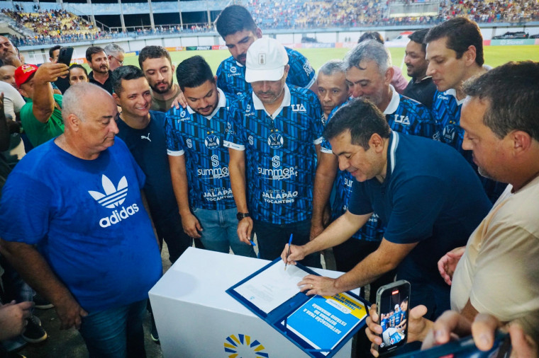 Marcus Marcelo assina junto com governador ordem de serviço para reforma do Estádio Mirandão