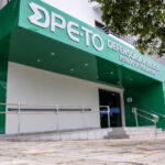 Prefeitura fecha escolas em assentamentos e avisa moradores por WhatsApp; DPE cobra explicações